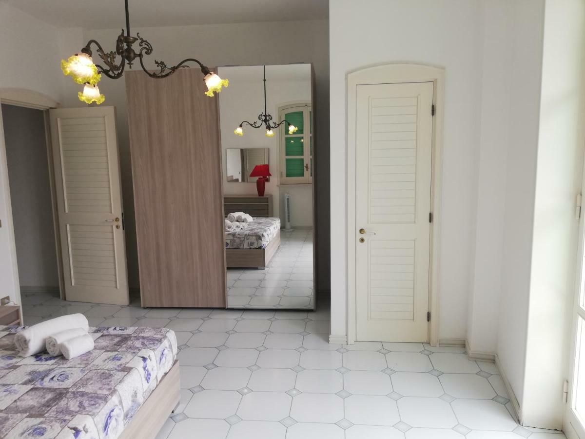 Villa Parisi Bari Buitenkant foto